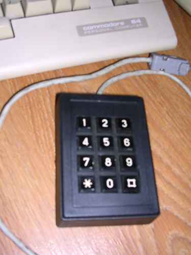 Commodore 64 numeric keypad - Hacks - MCbx