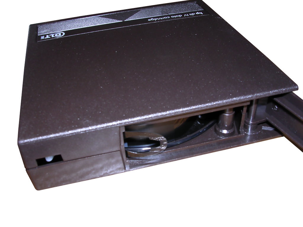 DLT tapes and streamer MCbx